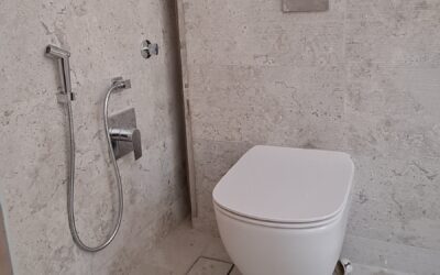 تركيب كرسي حمام معلق | خدمة احترافية من سباك بالرياض